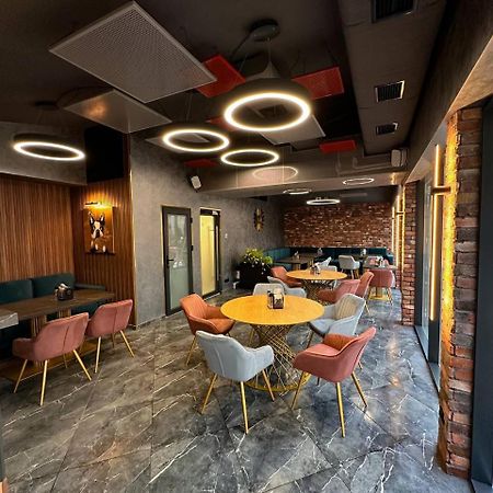 Vila Bomond Hotel Edinet Kültér fotó