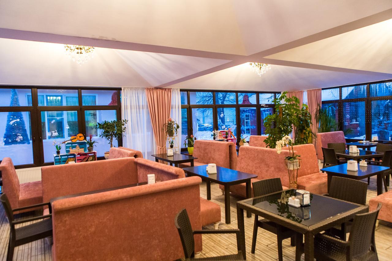 Vila Bomond Hotel Edinet Kültér fotó