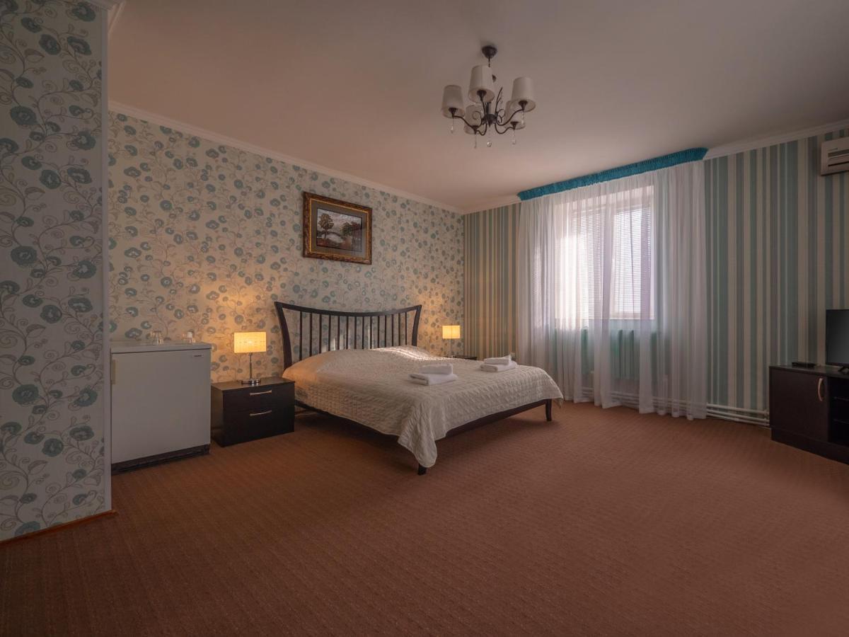 Vila Bomond Hotel Edinet Kültér fotó